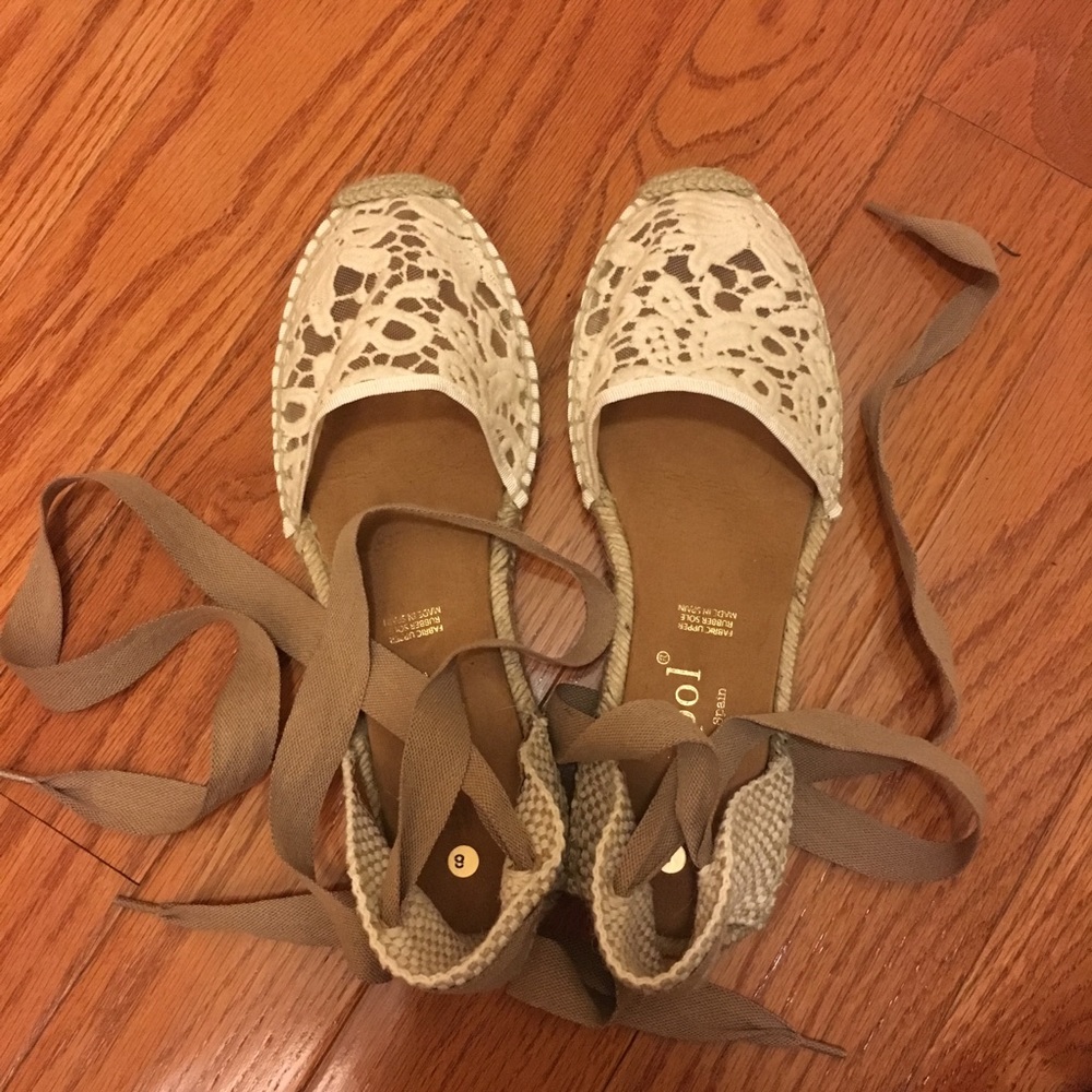 Crochet front lace up flats